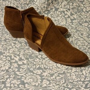 FINAL SALE 🛑  7 M Soda brand brown zipper boots